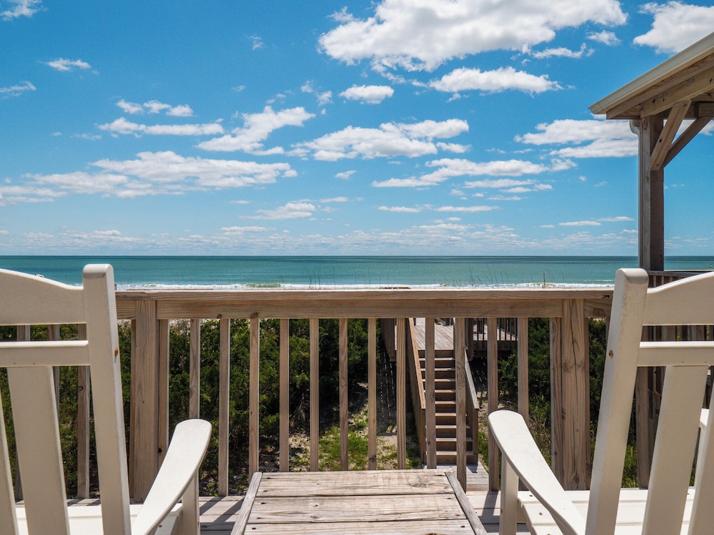 Green Dolphin by Topsail Realty