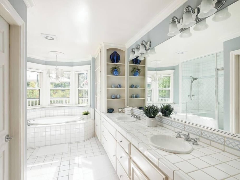 Luxury 5br 3 5ba w Pool Hot Tub