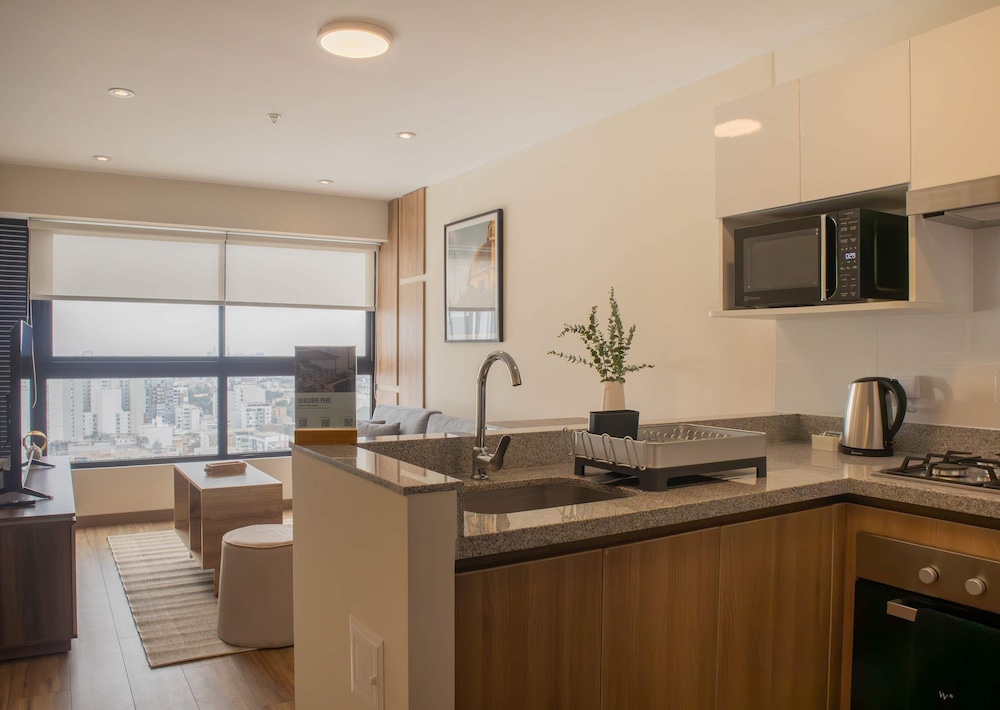 w Elegant 1BR Retreat in the Heart of San Isidro
