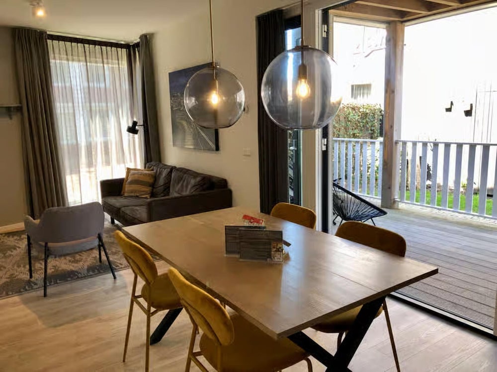 Beautiful Lodge Close to the Beach