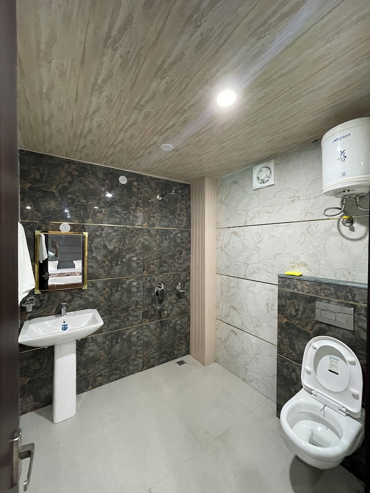 Anand residency