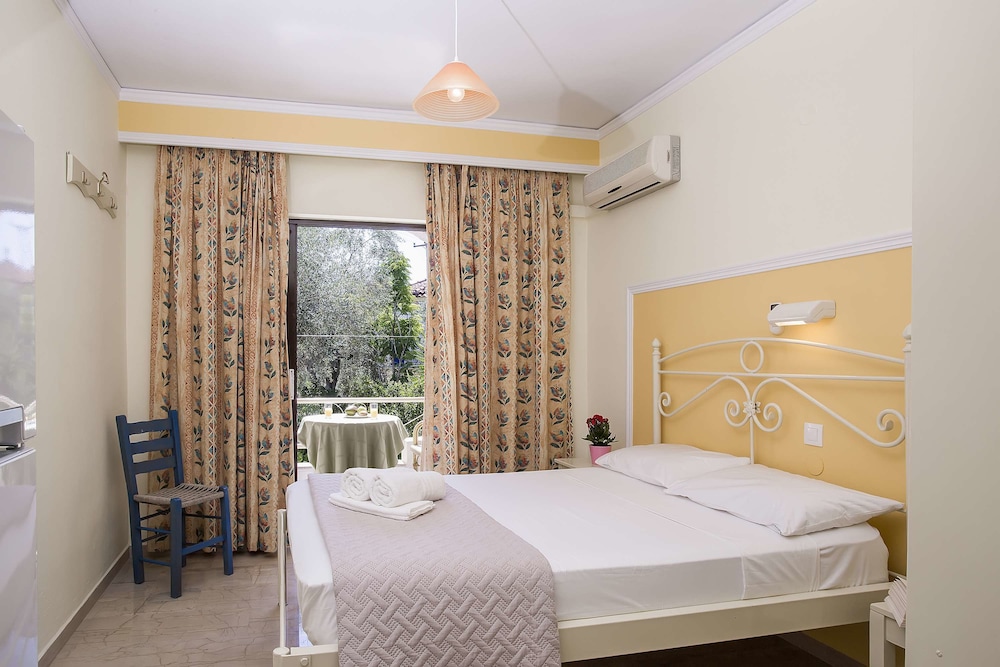 Mathraki Resort