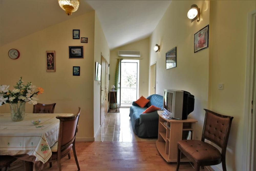 Apartman Laura Zaton