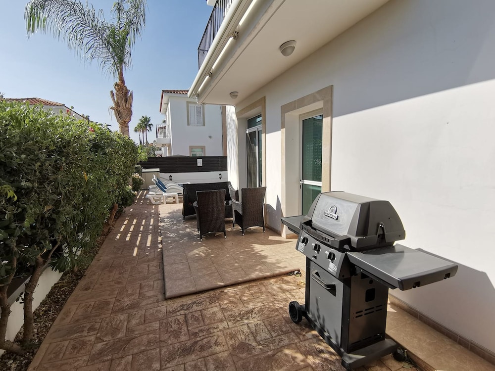 Yasmin Villa in Protaras 400m to the sea