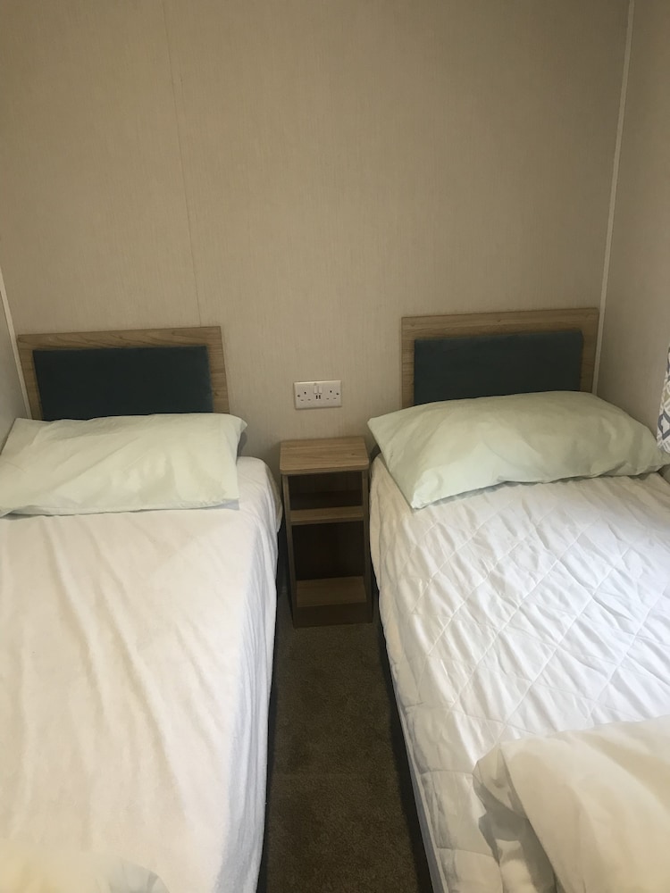 Driffield Vacations - Captivating 3-bed Brand new Luxury Caravan - Property Image 12