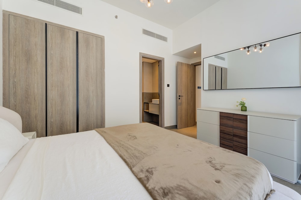Modern 1 BR Oxford Terraces