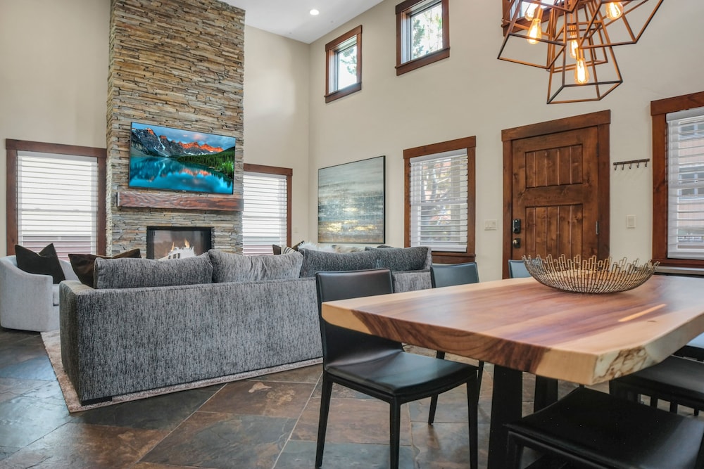 The Peak At Town Lift 3 Bedroom Home
