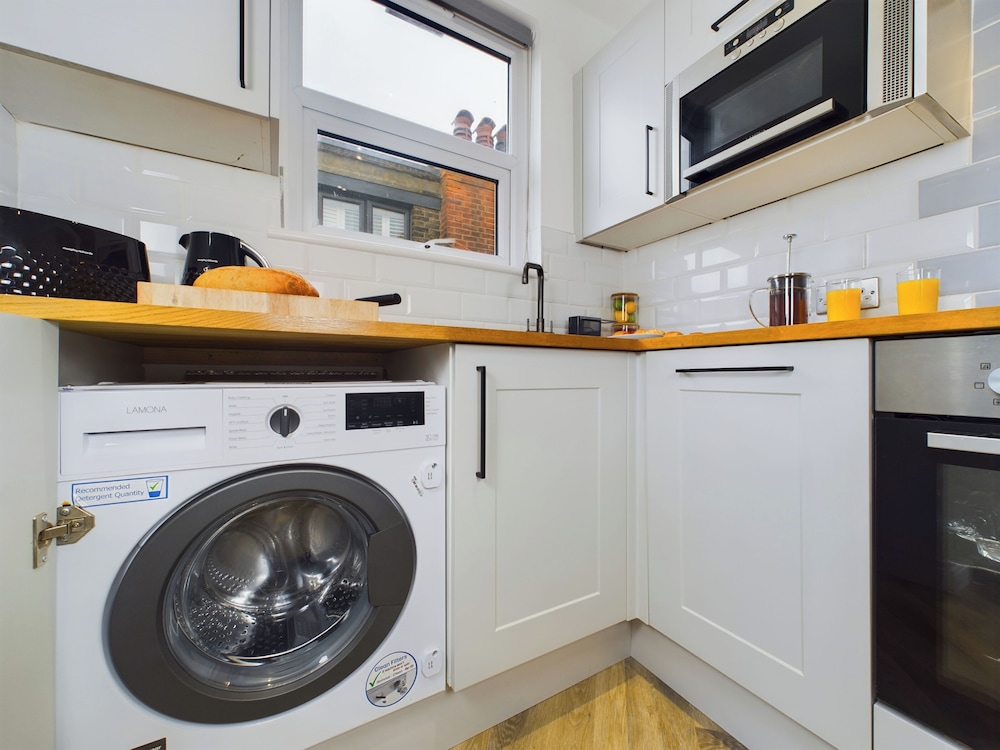 Seaside Escape Retreat in Westcliff-on-sea