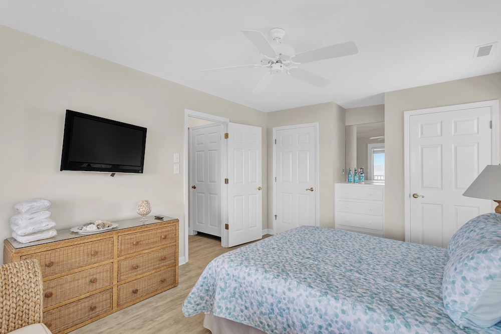 Topsail Escape by Topsail Realty