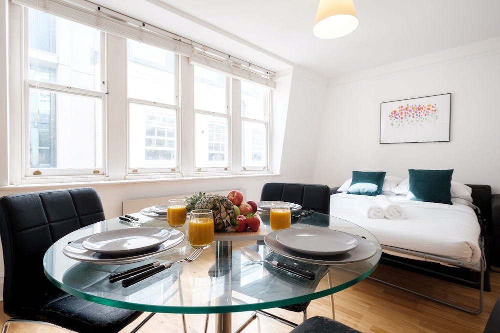 Holborn Penthouse Apartment with Terrace