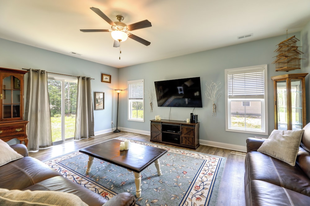Holly Ridge Vacation Rental ~ 5 Mi to Beach