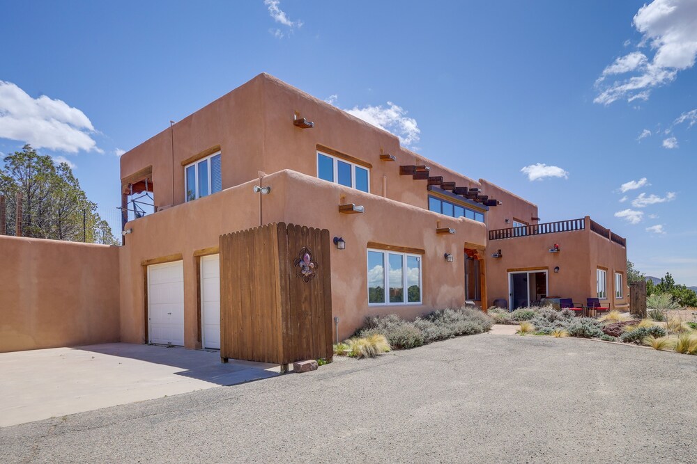 Casa al Reves Pueblo-style House With Views! view 5