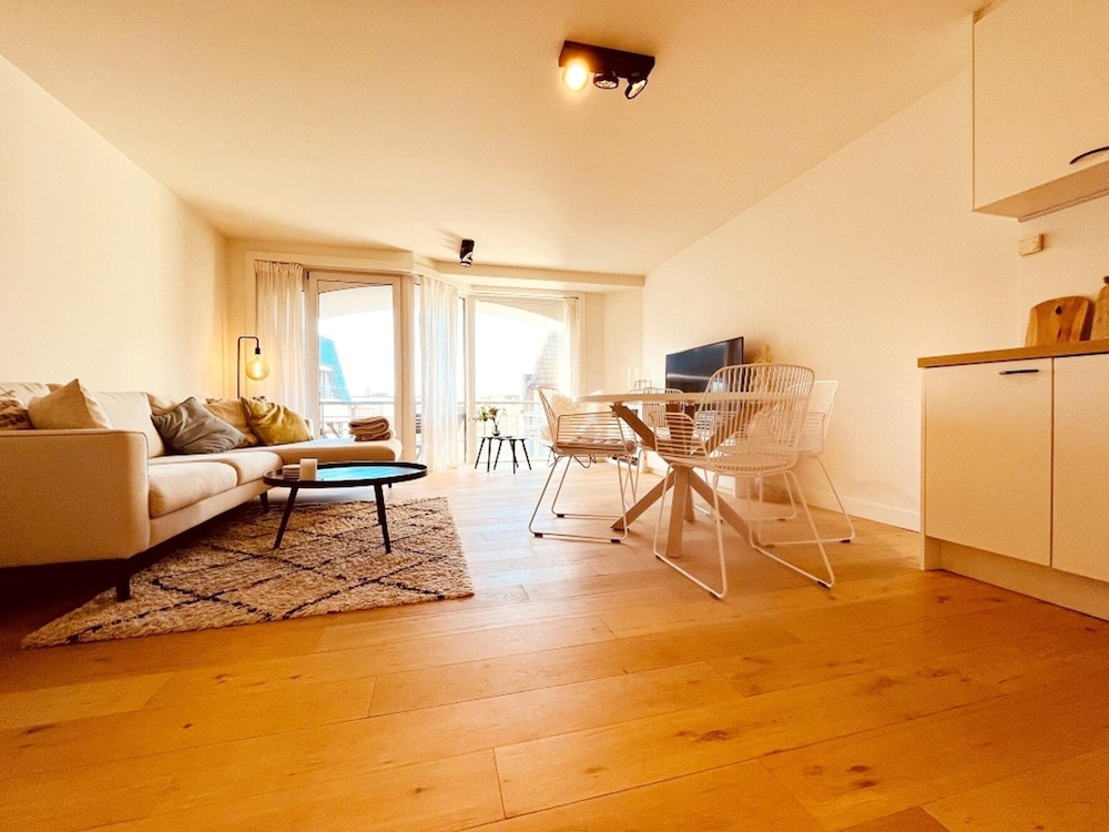 Apartment in Wenduine Near Zeedijk Beach