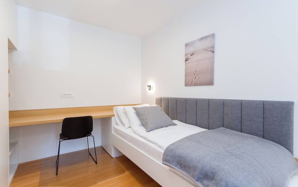 Premium Levant 212 Marina Apartment view 3