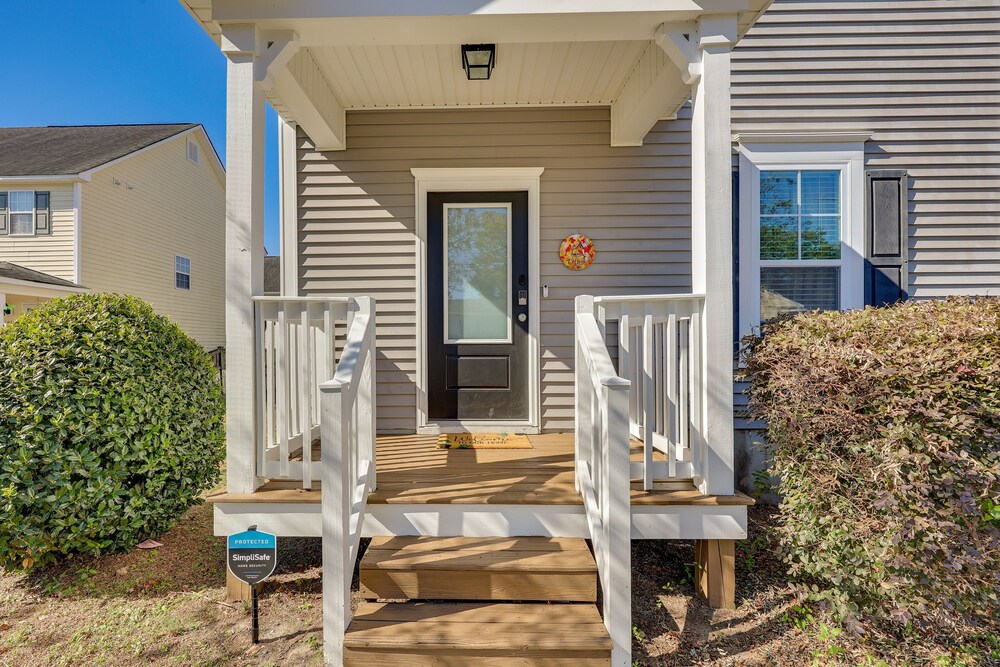 Hotel Pet-friendly Wilmington Home - 2 Mi to Riverwalk - Image 1