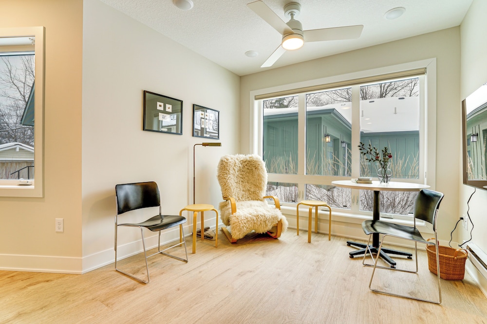 < 1/2 Mi to Downtown: Quiet Northfield Apartment