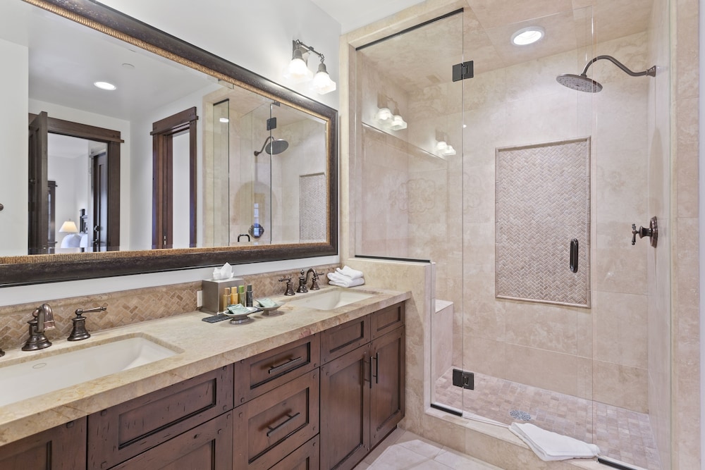 Arrowleaf Lodge at Deer Valley Resort - Two Bedroom Residence #301 2 Condo