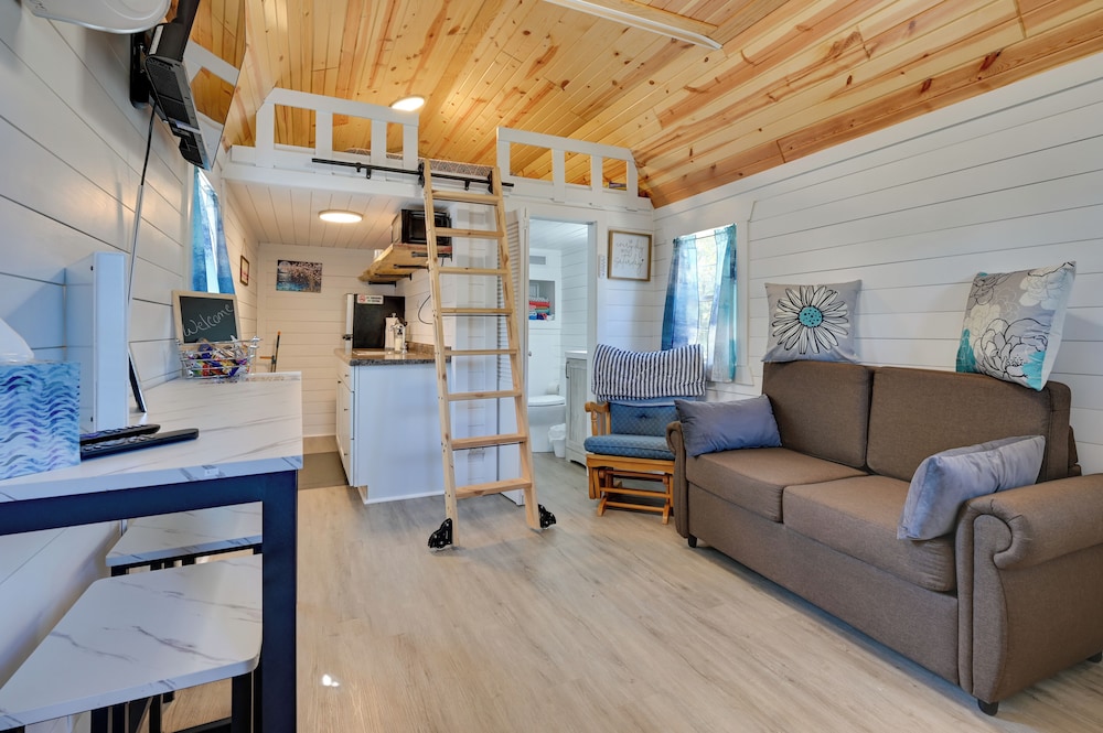 Steamboat Rock Cabin Near Trails & River!