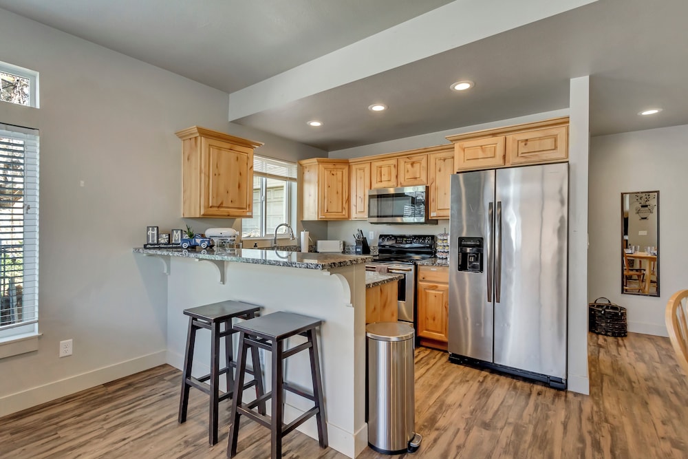 Hill Field Stays by Cloud Dream Homes