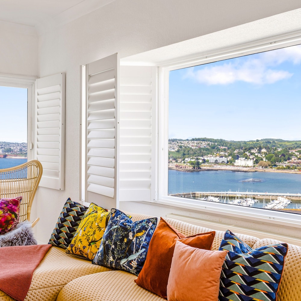 Vane Tower- Historic Retreat With Panoramic Sea Views