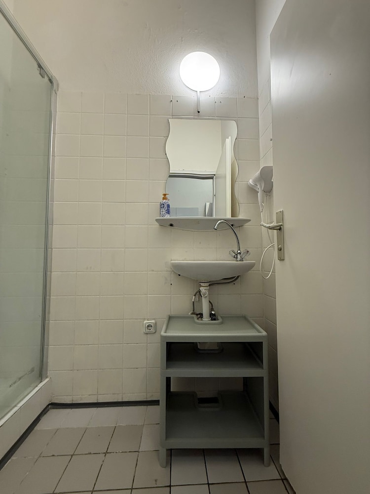 Central Vienna 3BR Apartment Comfort