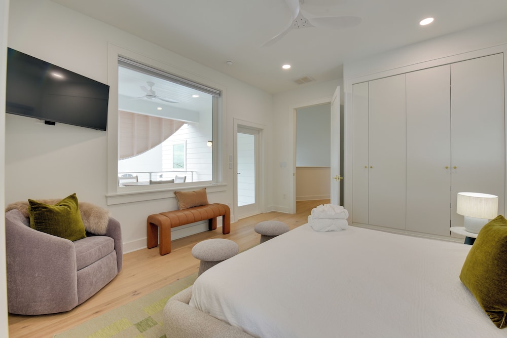 Stroll to Shore, Modern Santa Rosa Beach Duplex!