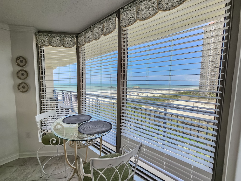 404bt, Ocean View Condo, Full Resort Amenities 2 Bedroom Condo