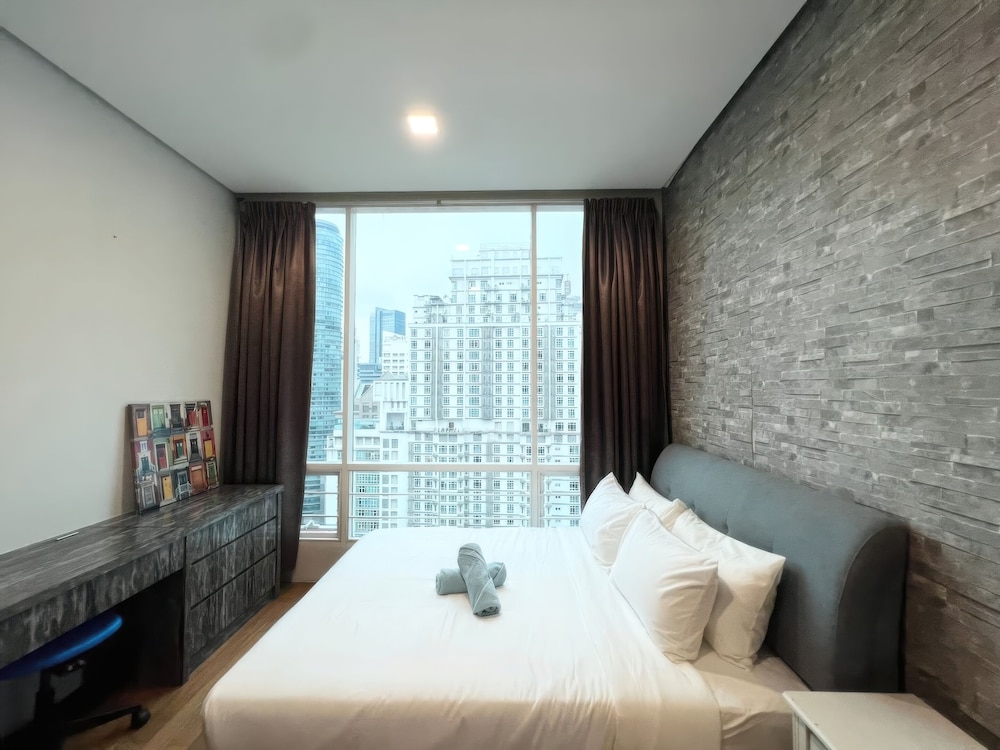 SOHO Suites KLCC by Emily in Town