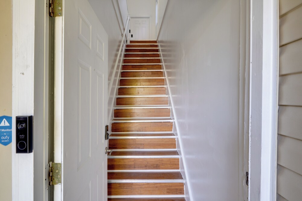 1 Mi to Uofl: Pet-friendly Louisville Apartment!