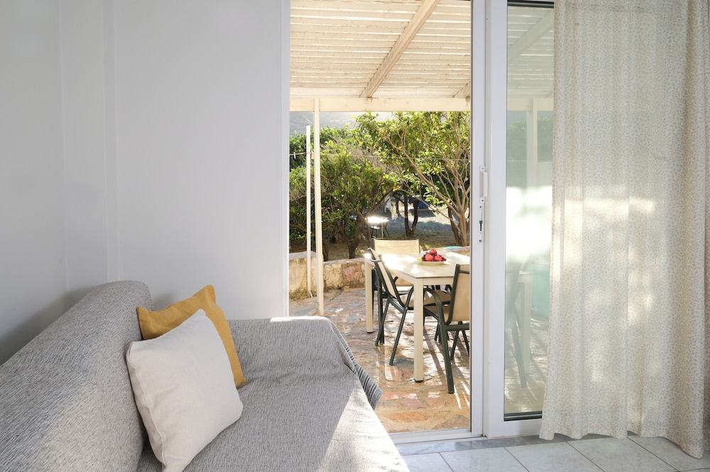 Antonis Apts - Physio Fitness Retreats