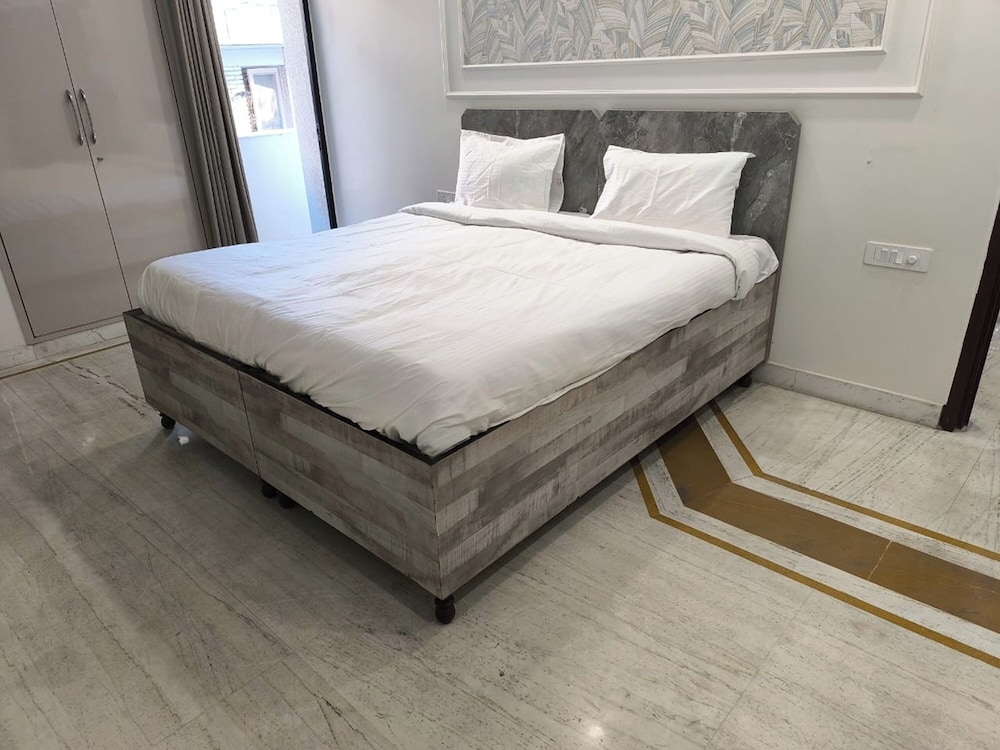 Metrolink Apartment & Suites-Green Park