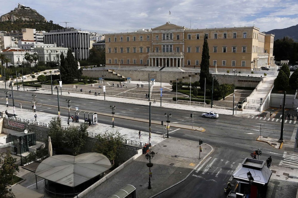 Parliament Syntagma Apartment by Living-Space
