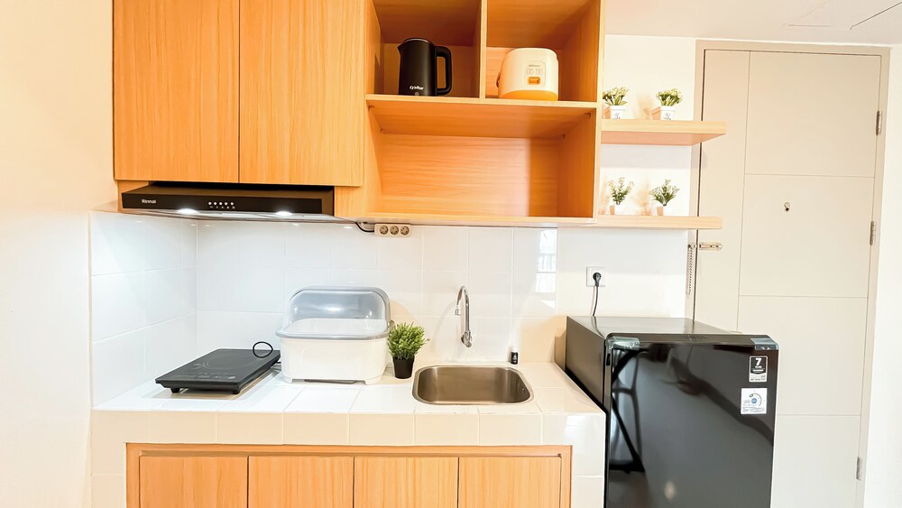 White Toned Style 2Br Tokyo Riverside Pik 2 Apartment