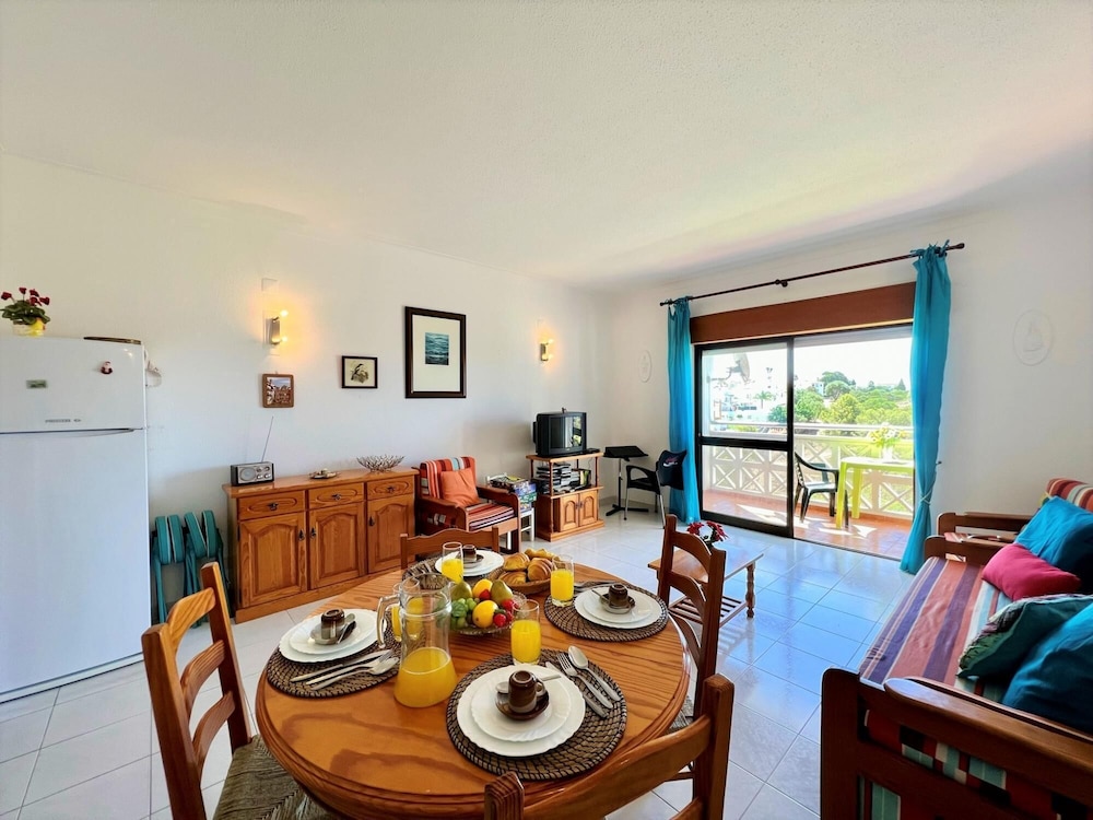 Albufeira Classic 1 With Pool by Homing view 5