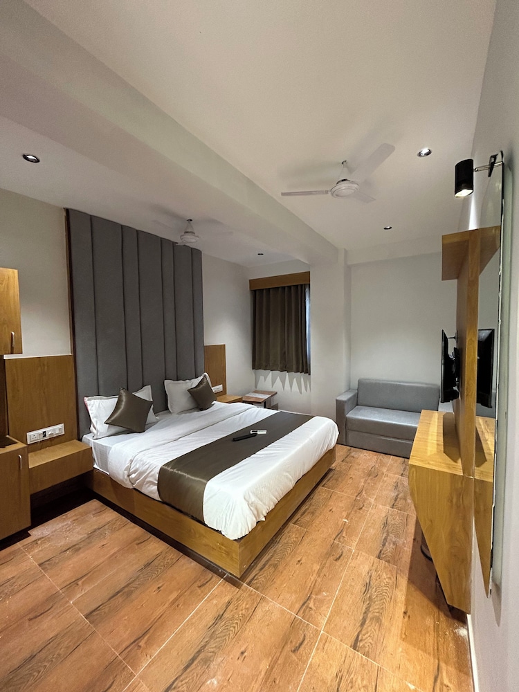 Hotel Prime Town