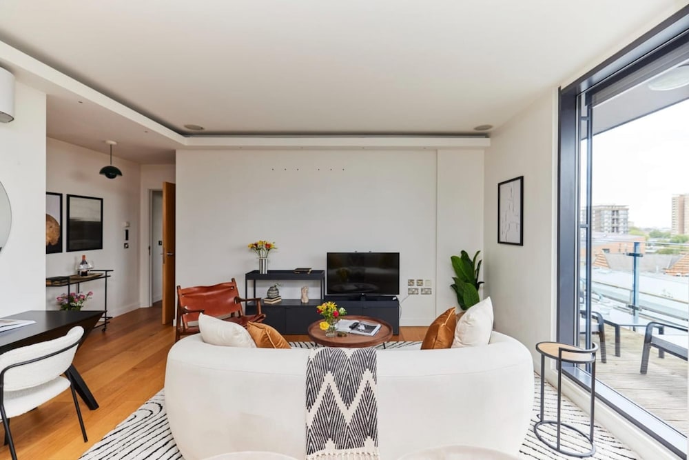 The Shoreditch Escape - Lovely 2bdr Flat With Balcony