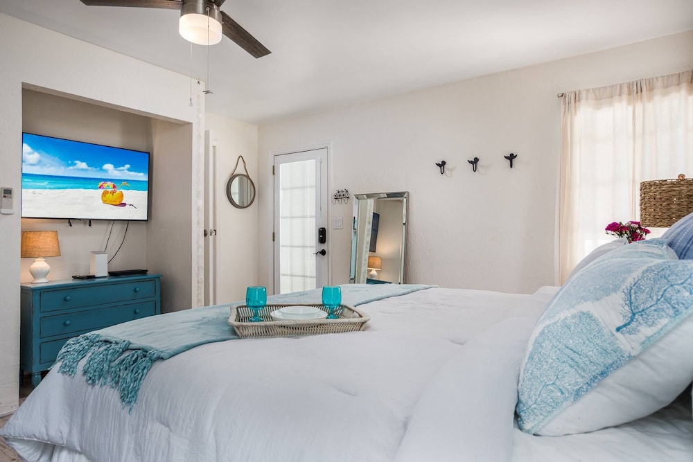Pelican Gardens Studio 3 on Lido Key - Property Image 26