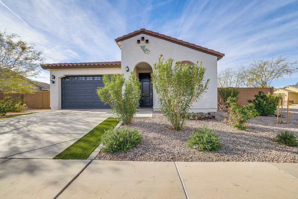 Covered Patio: Family-friendly Home in Casa Grande