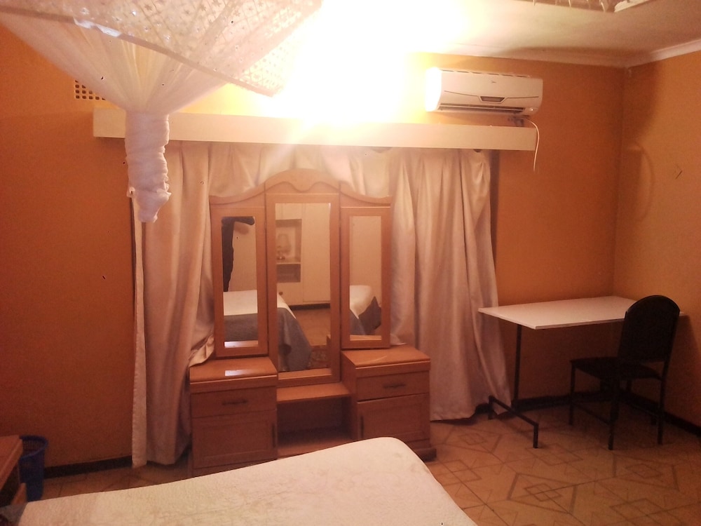 Photo 6