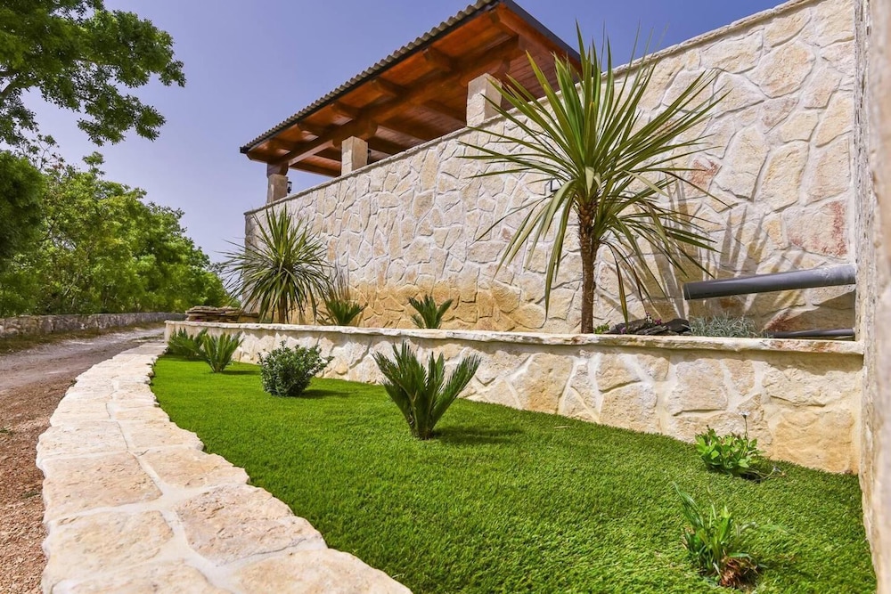 Stone House Captivating Villa in Pridraga, Zadar