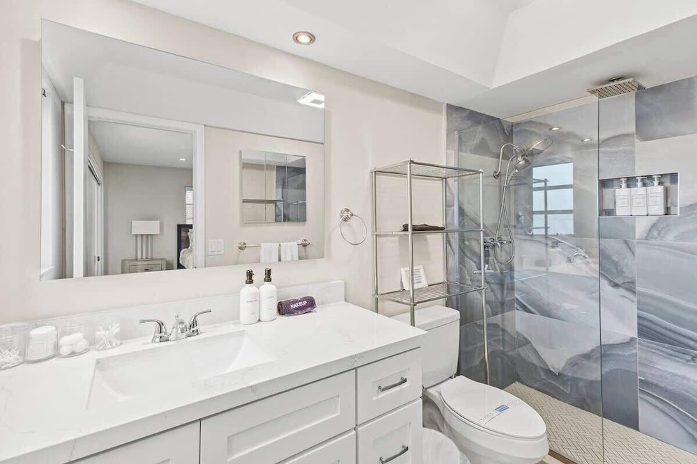 Colonial Manor Condos - Fort Lauderdale