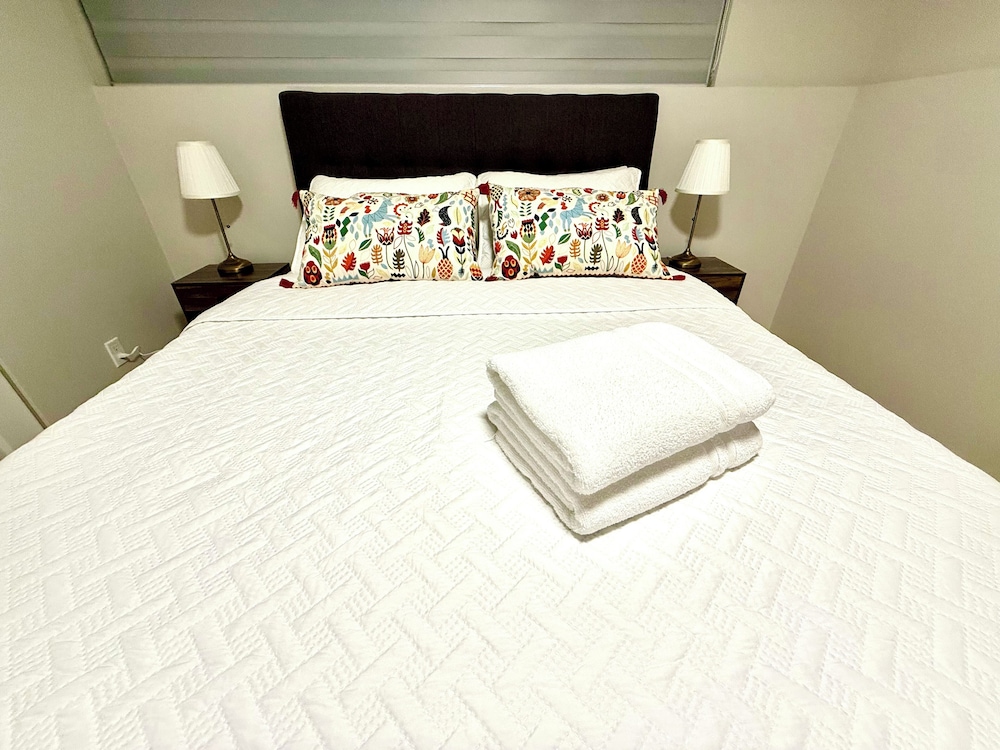 Vancouver Lake City Way Guesthouse