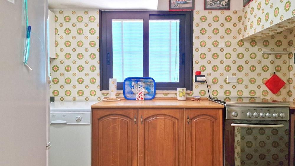Villa Fede - 3 Bedrooms 2 Bathrooms air Conditioning by the sea