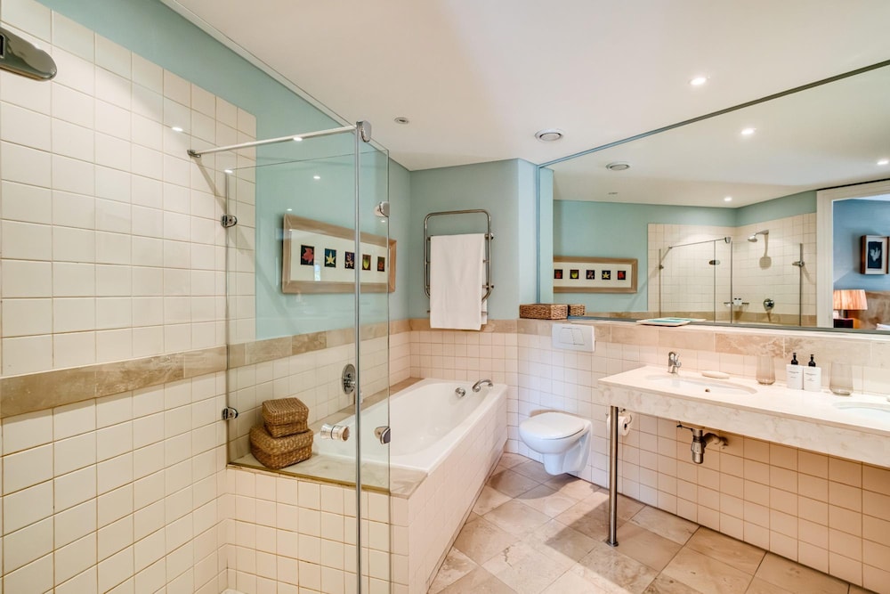 Secure 2bed Apartment in the Marina Carradale 002