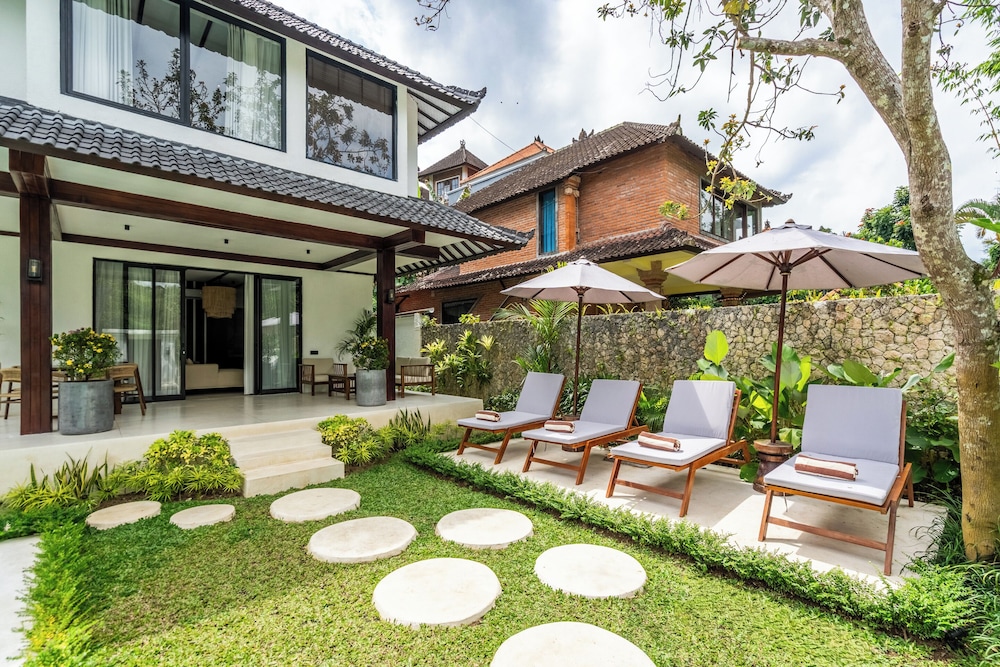 Sacred Jungle by EVDEkimi Ubud – Modern Villas and Apartments with Kitchens, Pools, & Personalized Concierge Service