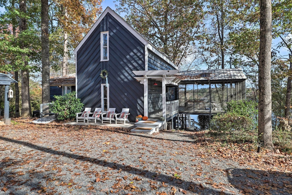 Milledgeville Vacations - 'the Chalet on Sinclair' w/ Private Dock  Kayaks! - Property Image 1