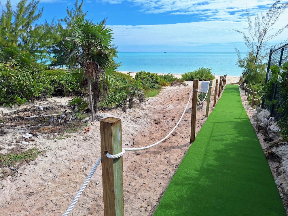 2bdr Beachside Vacation Villa, Hotel Amenities v6