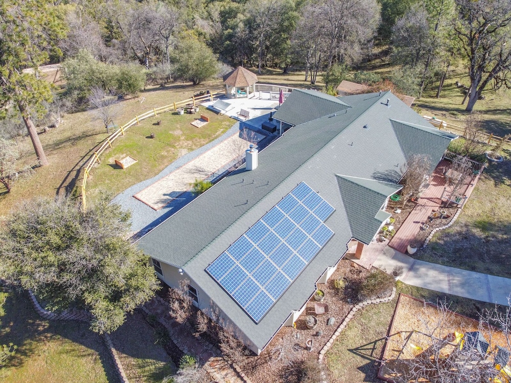 Awesome Views, Game Room, Hot Tub and More! view 2