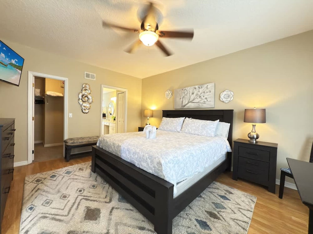 Near Disney Villa 3 bd Private Pool