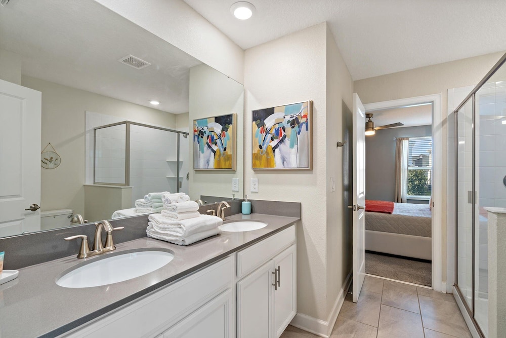1194 Drop Lane